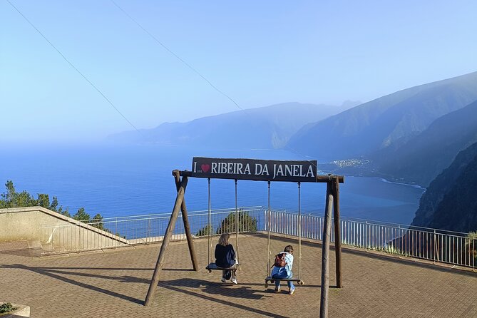 Madeira: Experiência 4WD Skywalk para Seixal Porto Moniz, Fanal - 4WD driving, guide style, and how the off-road part stays enjoyable