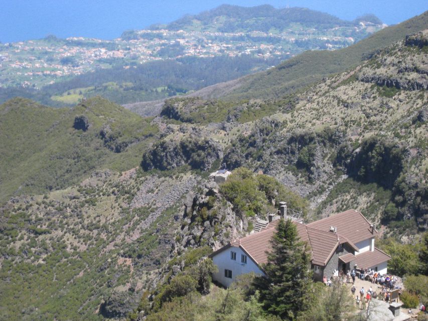 Madeira: Full-Day Pico Ruivo / Achada do Teixeira Walk - A 6-hour Madeira hike to the island’s highest point