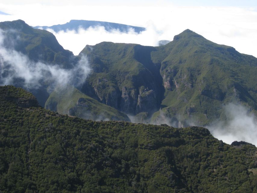 Madeira: Full-Day Pico Ruivo / Achada do Teixeira Walk - Gear and packed lunch: how to not waste your best hours