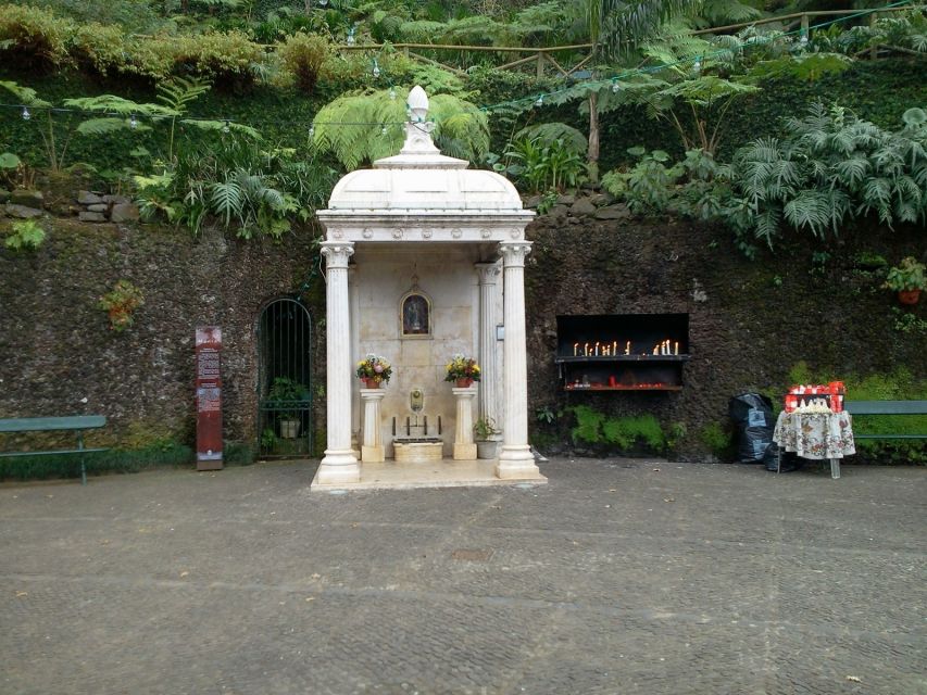 Madeira: Monte Sightseeing Tour & Toboggan Sled Ride - Monte’s Walking Route: Gardens, Squares, and Old-Station Vibes