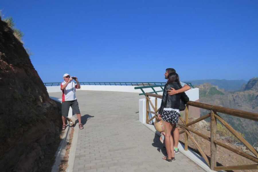 Madeira : Nun's Valleys and Pico Areeiro 4X4 Tour - Camacha Wickerwork: A Traditional Craft Stop With Real Texture