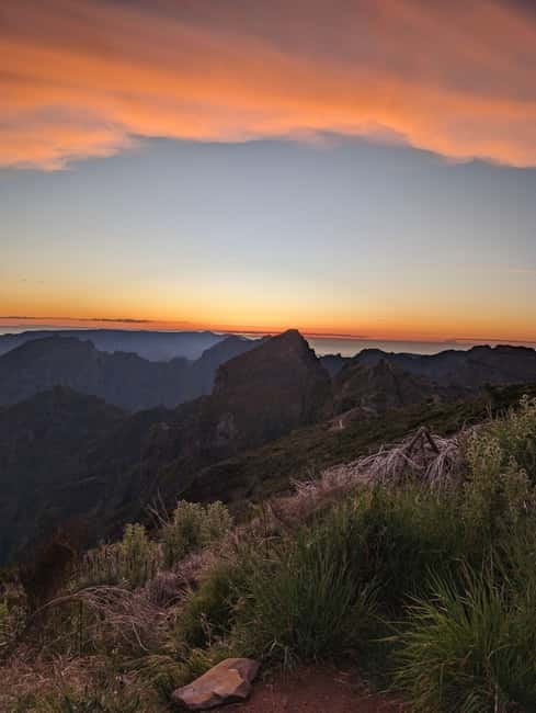 Madeira: Pico Arieiro Sunset with Stairway to Heaven Option - Pico do Arieiro (1,818 m): Your 90-Minute Summit Window