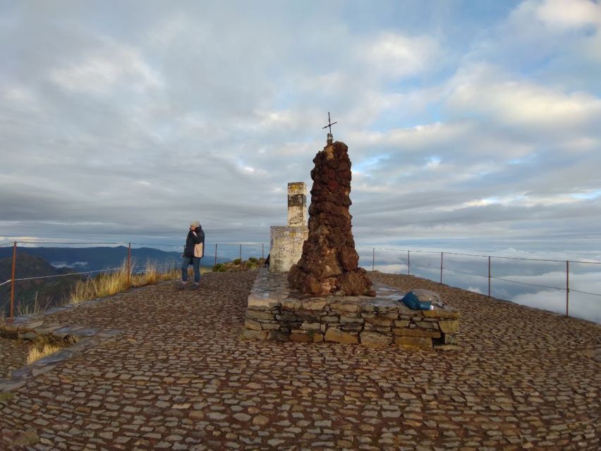 Madeira: Pico Ruivo Guided Sunrise Hike with Hotel Pickup - Walking in the dark: head torches, star breaks, and a steady pace
