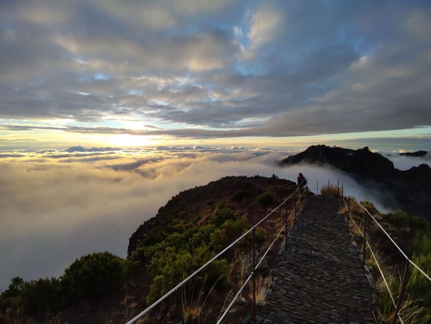Madeira: Pico Ruivo Guided Sunrise Hike with Hotel Pickup - The climb to Madeira’s highest point (260 meters over 2.5 km)