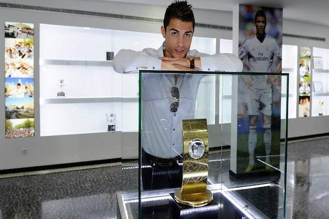 Madeira: Private Cristiano Ronaldo Tour with CR7 Museum - Ronaldo’s Early Neighborhood and Where the Football Spark Starts