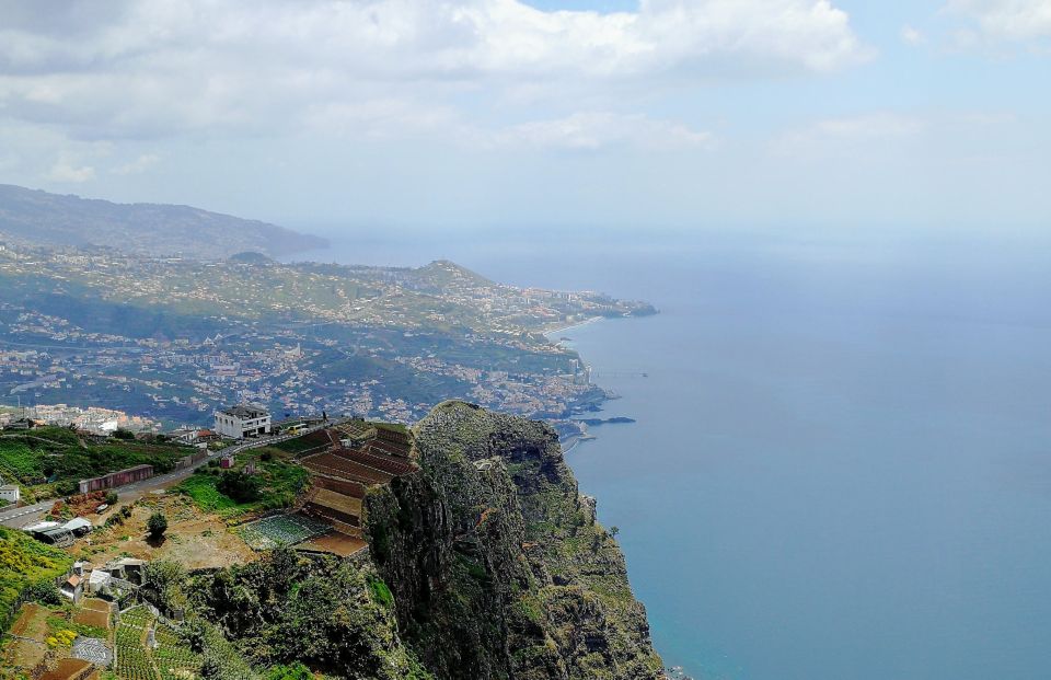 Madeira: Private Guided Cabo Girão Tour - How the local guide turns driving time into a real experience