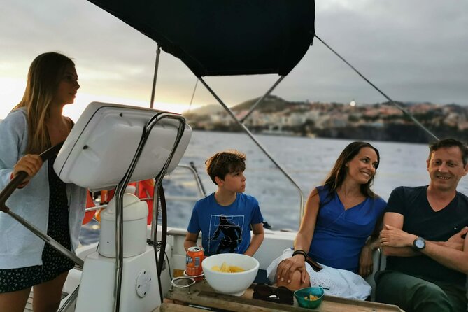 Madeira Private Sunset Boat Tour from Funchal - Stop 2: Câmara de Lobos, fishing village views, and quick history beats