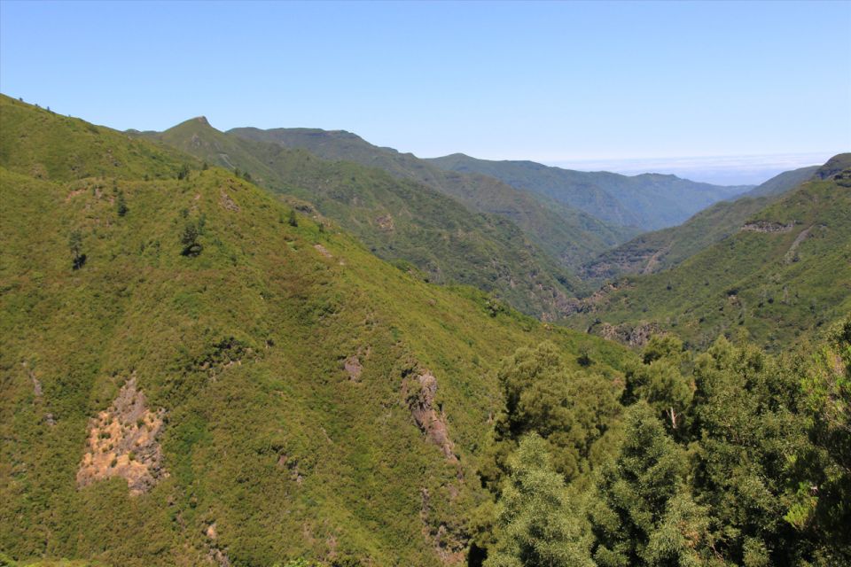 Madeira: Rabaçal, Risco and 25 Fontes Guided Hiking Tour - Levada Nova do Rabaçal to 25 Fontes: a steady climb toward cascades