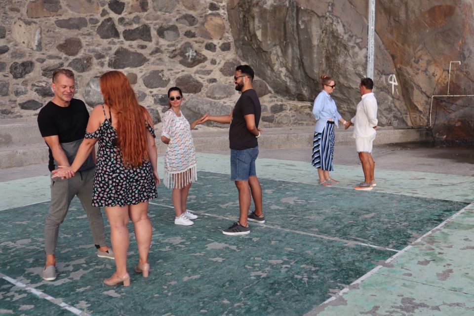 Madeira: Salsa and Bachata dance and discovery experience - Three Levels in Open Air: Beginner-Friendly Without Being Infantilizing