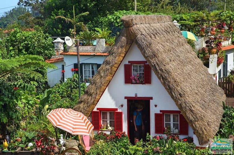 Madeira: Santana Jeep Safari and Referta Levada Walk - Santana triangular houses and a real lunch break