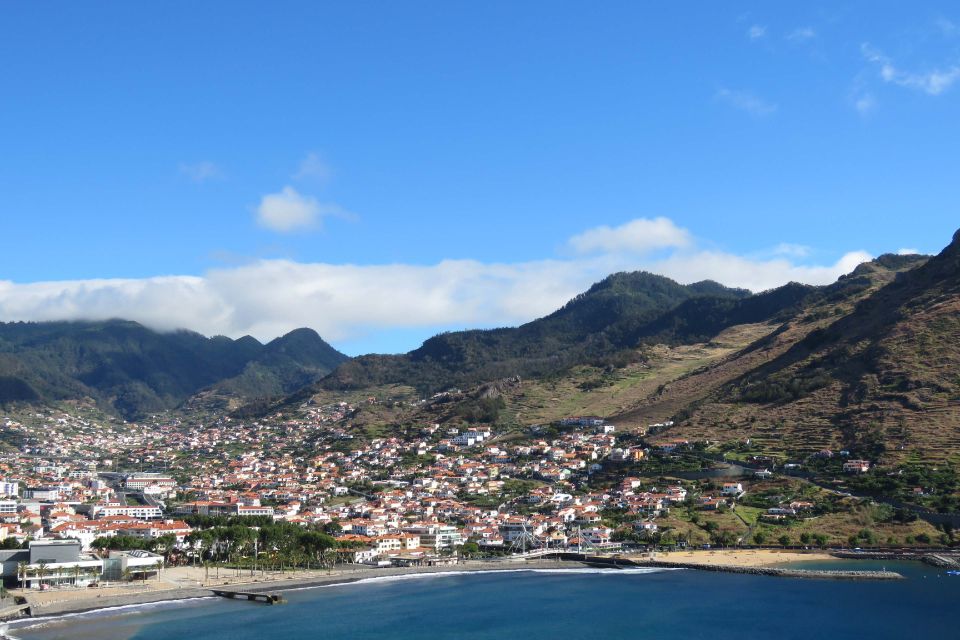 Madeira : Santana & Peaks full day tour by Open 4x4 - Santana’s straw-thatched houses and the sugar cane factory stop