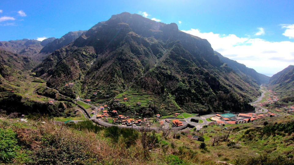 Madeira: Signature Wine Tasting, Skywalk & Nature Expedition - Quinta do Barbusano Winery: Learning Madeira Wine Before You Drink It