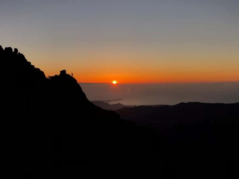 Madeira: Sunrise at Pico do Arieiro & Hike Larano trail - Pico do Arieiro sunrise: the payoff, plus the reality check