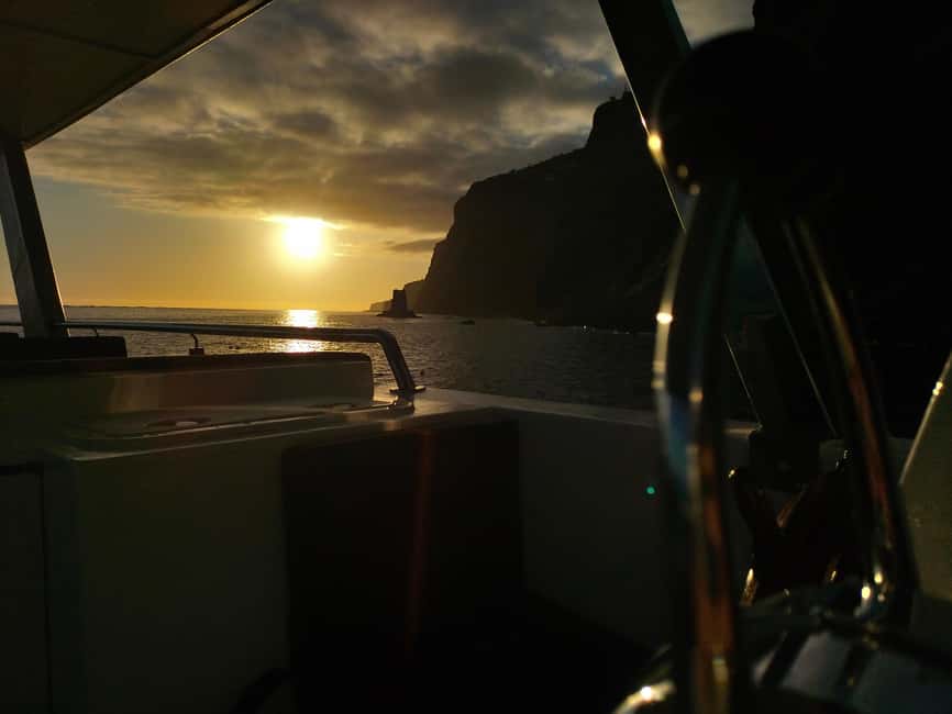 Madeira: Sunset Dinner Cruise - The Madeira sunset dinner cruise vibe: relaxed, scenic, and built around one big moment