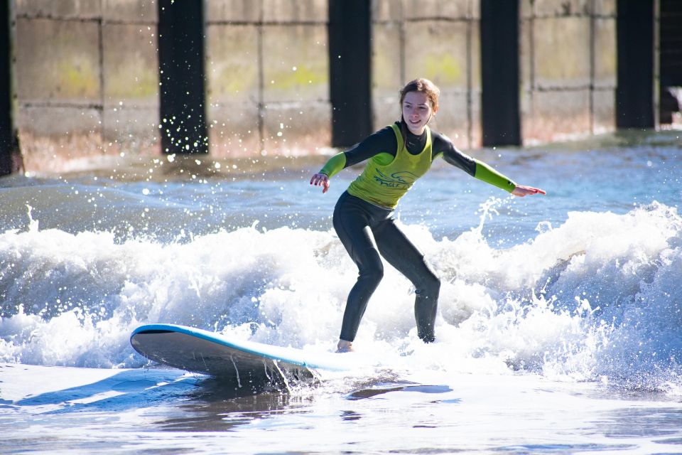 Madeira : Surfing Experience for all - Seixal vs São Vicente: picking your black-sand or Baía dos juncos session