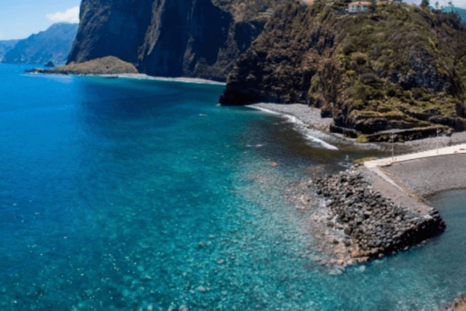 Madeira tour- Santana - Full Day - Santana: thatched-roof houses and what to do with lunch time