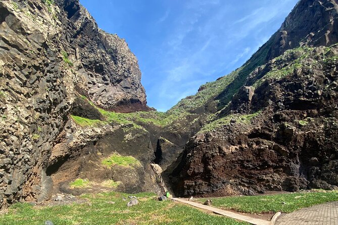 Madeira West side: Cabo Girão, Seixal & more – Full Day Tour - Ribeira Brava return stop: quieter local life before heading back