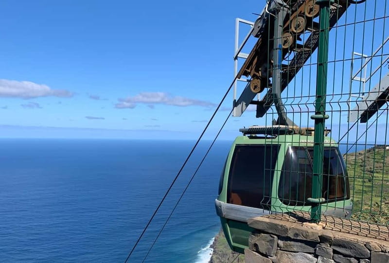 Madeira: Westside Achadas Cruz, Moniz, Seixal and Fanal - Achadas da Cruz cable car: the 600 m downhill moment
