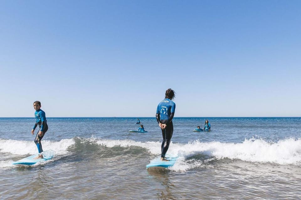 Matosinhos: Best surf Lesson with all equipment - Small groups up to 8: why it changes your results