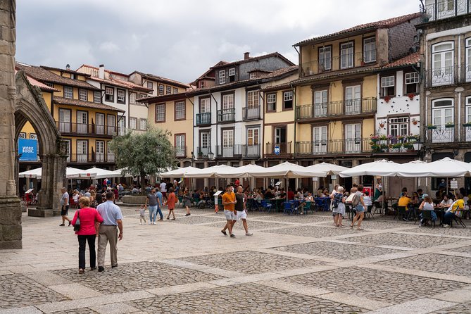 Minho Tour Private (Braga and Guimarães) Full Day - Guimarães Castle: Legend, Defense, and the Square Keep
