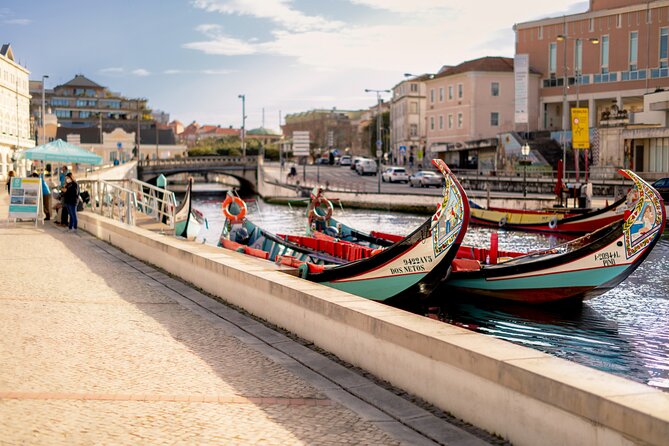 Moliceiro Boat Tour on the Ria de Aveiro - Should You Book the Moliceiro Boat Tour with Aveiro Moments?