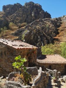 Monsanto and Historical Villages Tour - 3 Options Available - Monsanto: rock-built homes, castle views, and the Dragonstone effect