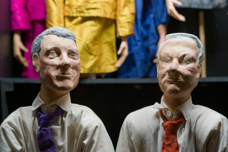 Museu das Marionetas do Porto - The interactive experimentation space: lights, sound, and hands-on puppet control