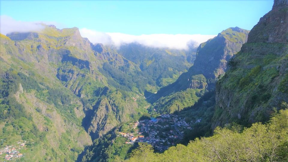 Nun's Valley - Group size and driving comfort: what “small group” really means here
