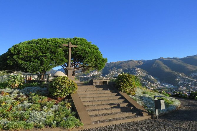 Nun's Valley Open 4X4 Tour - The Route Starts with a View: Miradouro Pico dos Barcelos (1950)