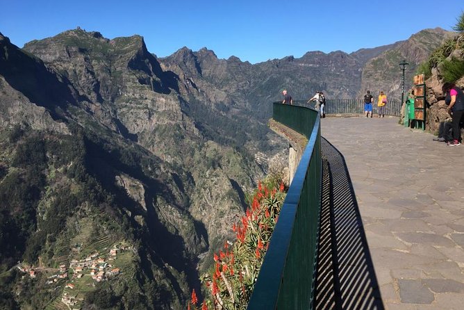 Nuns Valley Tour - Entering Curral das Freiras: the calm you came for