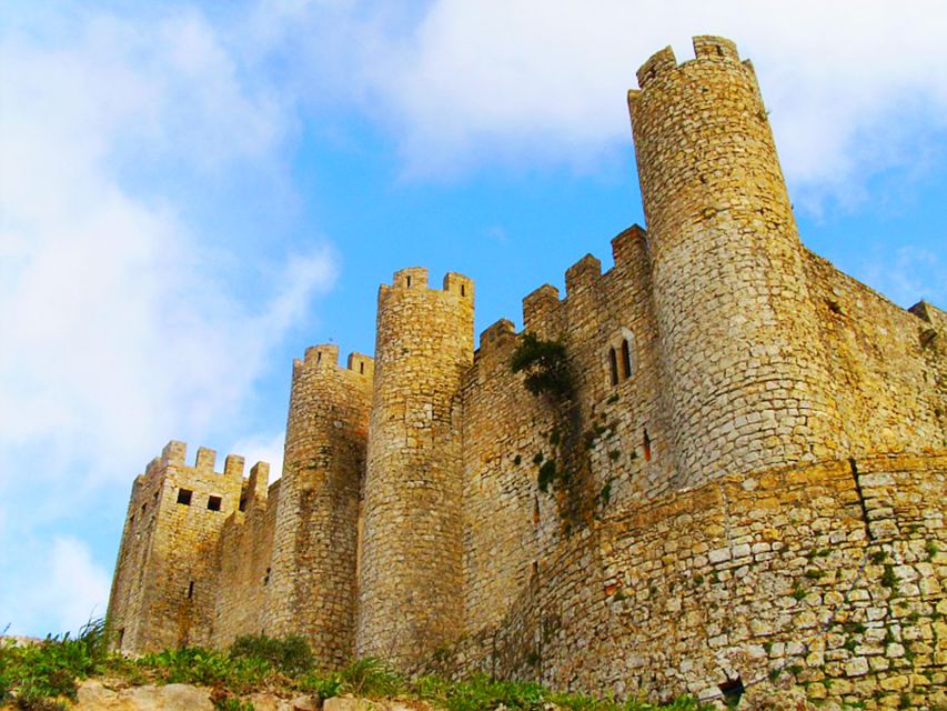 Óbidos, Nazaré & Alcobaça: Private Trip by Car - Nazaré’s surf scene and the offshore forces behind the waves