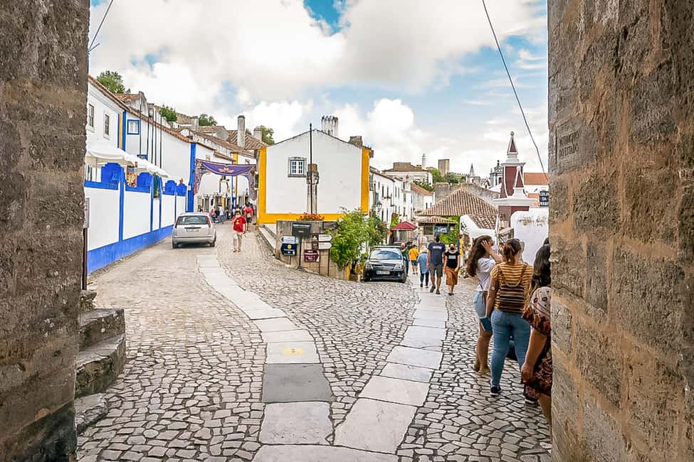 Óbidos: Private & Flexible Walking Tour in Medieval Town - Getting your bearings at Vila Gate (and why this start matters)