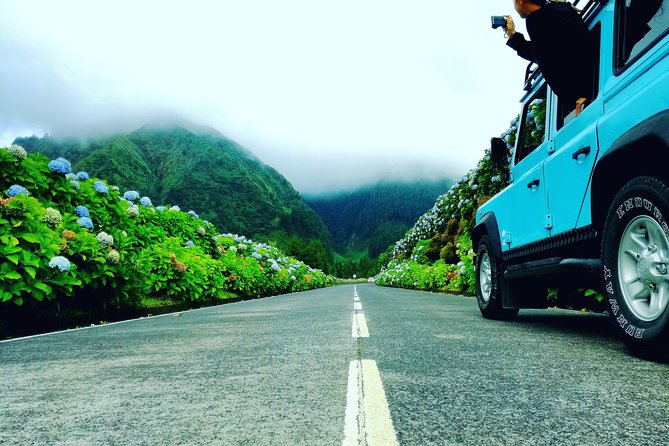 Off the Beaten Track Half Day Sete Cidades Jeep Tour - Stop 3: Lagoa Verde and Lagoa das Sete Cidades from the bridge