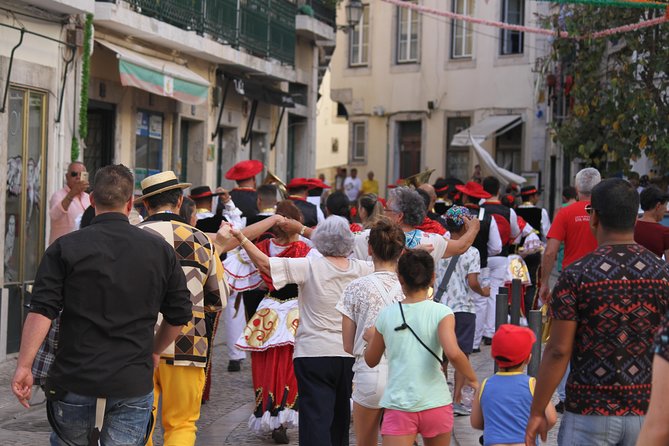 Old Lisbon: Alfama and Sao Jorge neighborhood 3-Hour Walking Tour - Casa dos Bicos to Cetária: where this walk starts