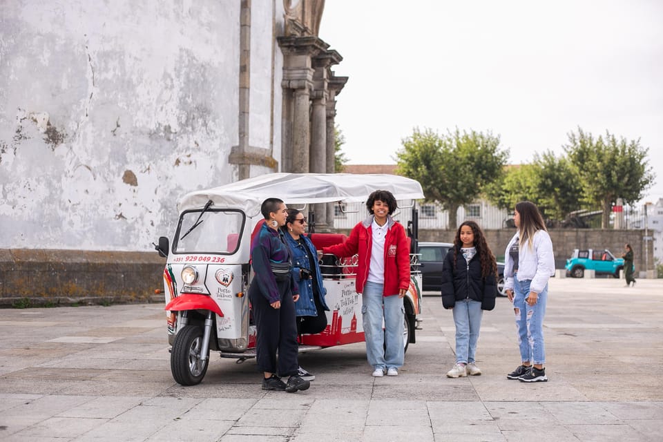 Oporto Tuk-Tuk Tour: Fast, Fun & Flexible – 1H to Full Day! - Crossing the bridge and heading toward Serra do Pilar (Cerro do Pilar)