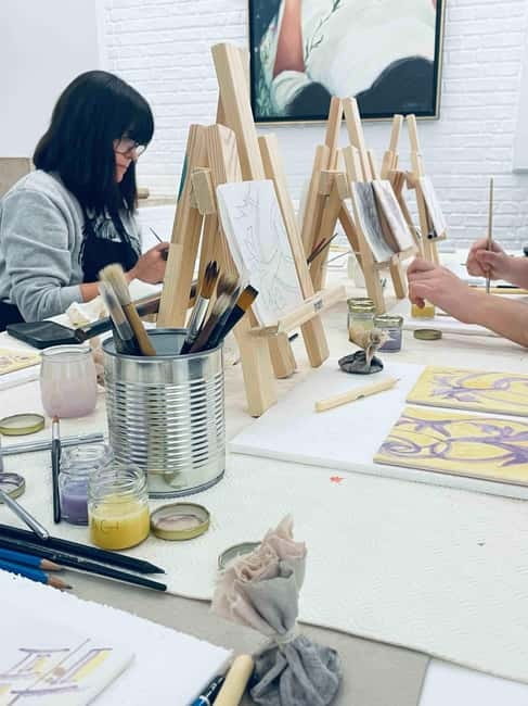 Paint your tile and create your unique piece in an art gallery in Lisbon - Why Portuguese tile painting beats a typical Lisbon souvenir