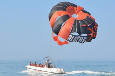 Parasailing from Vilamoura - The hour on the water: What happens after you board