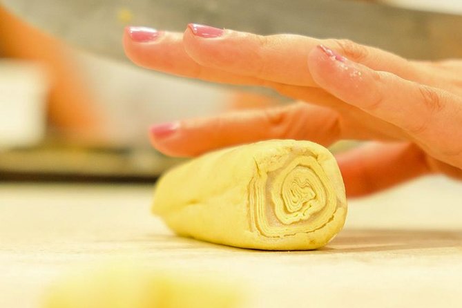 Pastel de Nata Masterclass at a Real Bakery in Downtown Lisbon - Your Workshop Skills: Laminating, Shaping, Filling, and Baking