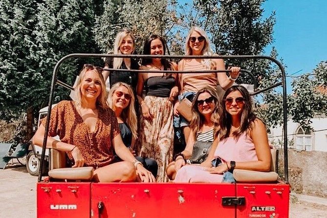 Pena Palace Jeep Safari - The jeep ride feel: music, snacks, and practical comfort