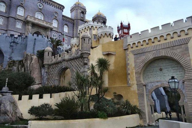 Pena Palace, Regaleira,Cascais Private Tour All Tickets Included - How the Guides Improve the Actual Experience (Not Just the Tour Script)