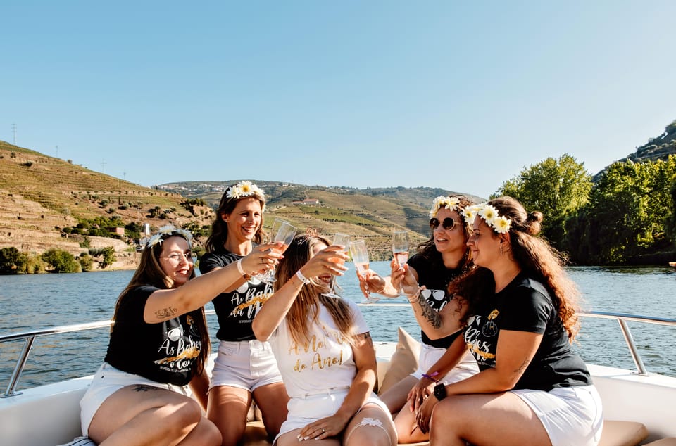Pinhão: 1 Hour SUNSET Cruise with Sparkling Wine - Sparkling wine + $14 pricing: what you’re paying for (and what you’re not)