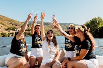 Pinhão: 1 Hour SUNSET Cruise with Sparkling Wine - Small group luxury (max 22): why it feels calmer on the water