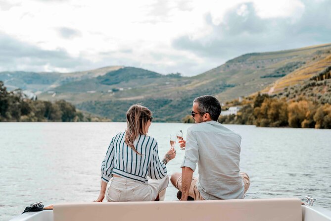 Pinhão: Electric Boat Experience 1h - Taste of Two Wines - Rain, seating, and comfort: how to get the best views