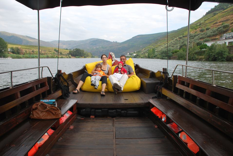 Pinhão: Private Rabelo Boat Tour along the River Douro - Where the tour starts: Magnifico Douro Pier by the Vintage House