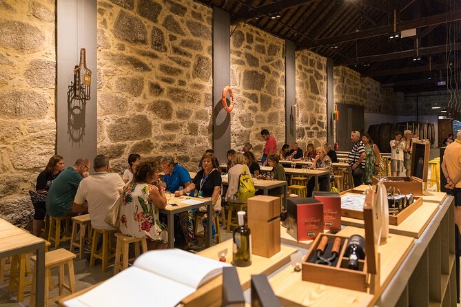 Poças Guided Visit and Wine Tasting of 3 Port Wines - Guides who actually teach: Inês and Cindy’s energy