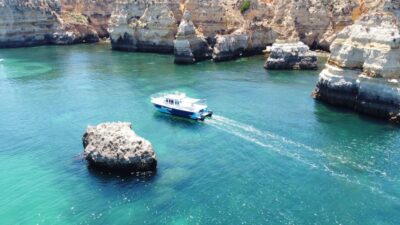 Ponta da Piedade: Half-Day Cruise with Lunch from Lagos - Lagos to the cliffs: how the 3.5 hours play out