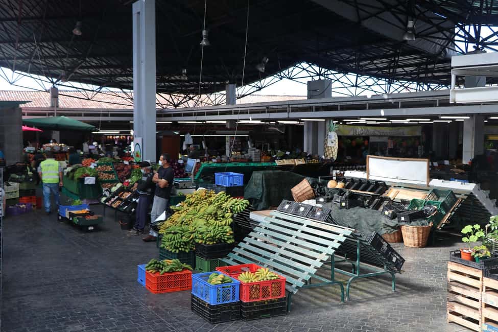 Ponta Delgada Cultural Walk - The old square and 17th–18th century streets you’ll actually recognize