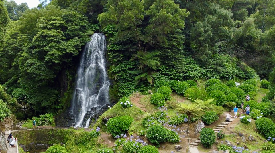 Ponta Delgada: Private Full or Half-Day 4x4 São Miguel Tour - A private 4x4 day on São Miguel: why it feels like more than sightseeing