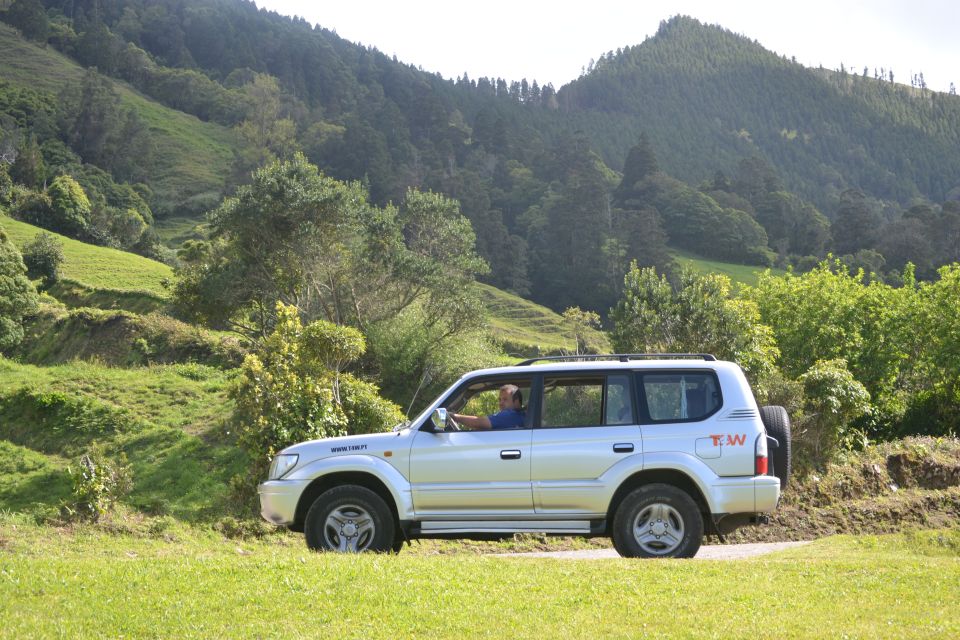 Ponta Delgada: Private Full or Half-Day 4x4 São Miguel Tour - Ribeira Grande and Caldeiras: volcanic drama with town texture