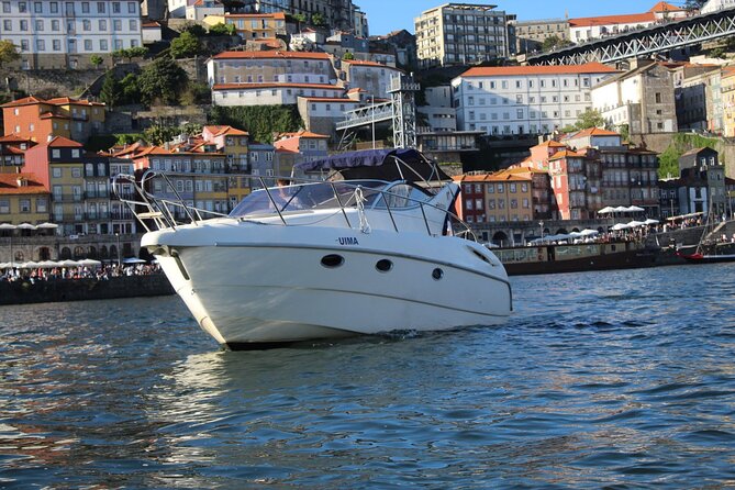 Port : 6 Bridges Private Yacht Cruise with Local Wine & Snacks - How much time you’re really getting (and why 2 hours can be perfect)